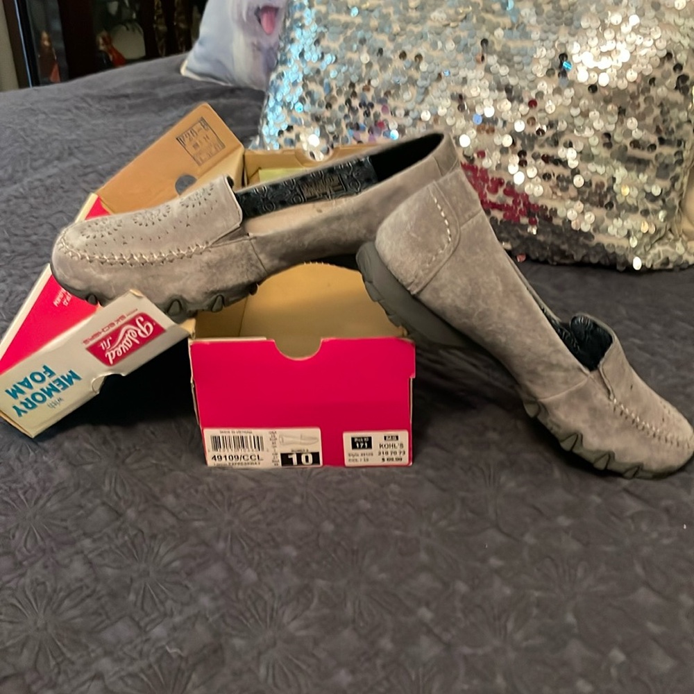 Skechers